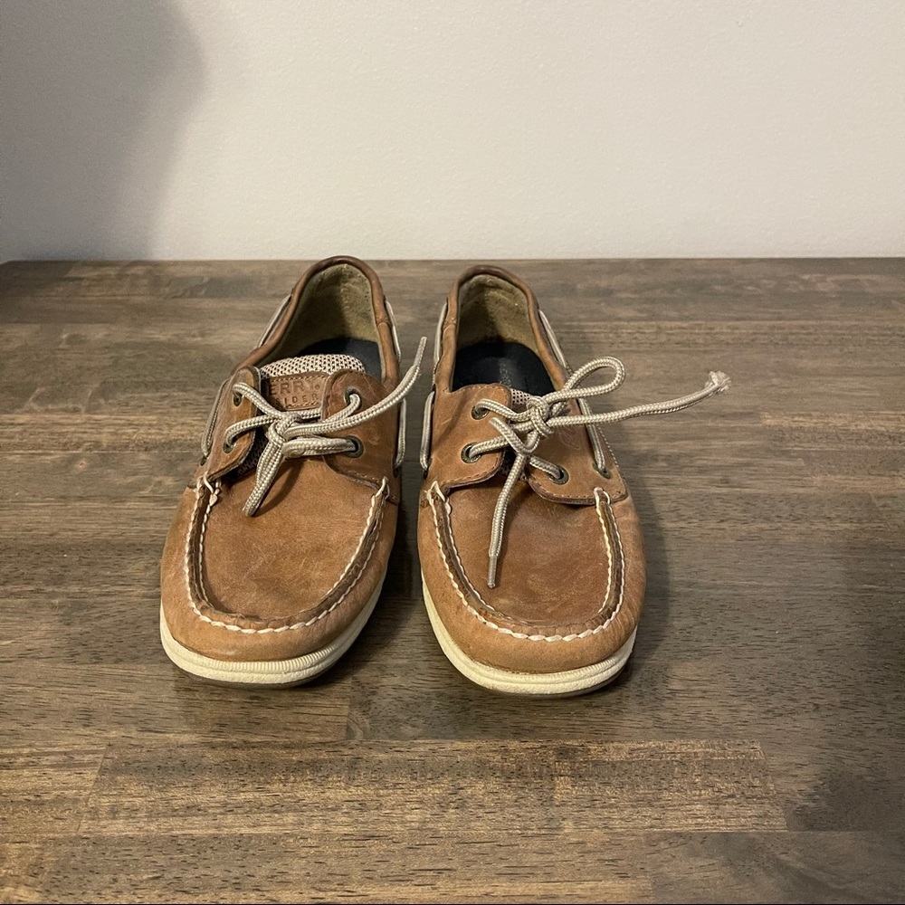 8 wide Sperry topsider boat shoe women’s